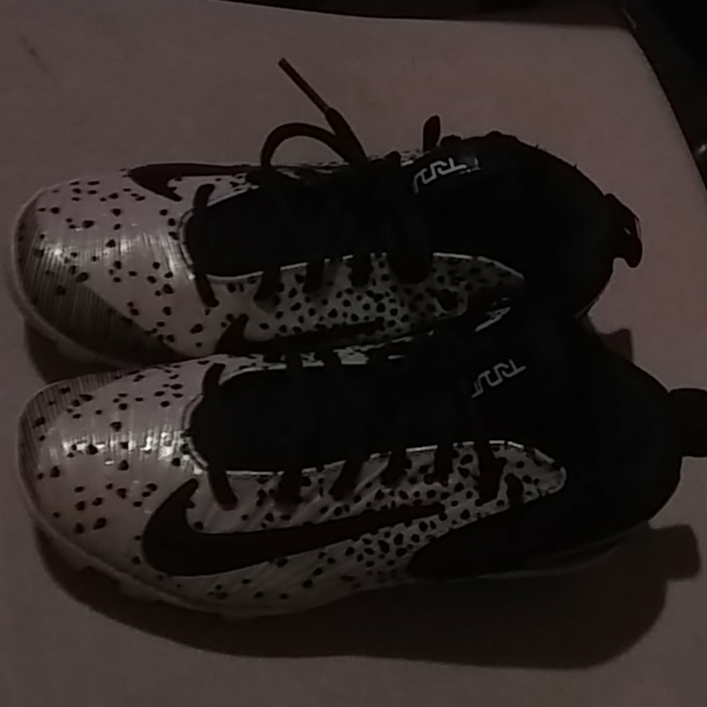 Baseball shoes - Picture 2 of 2